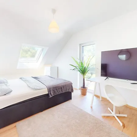 Semesterbostad Homely Grand Living - 5br Terrace House With Garden