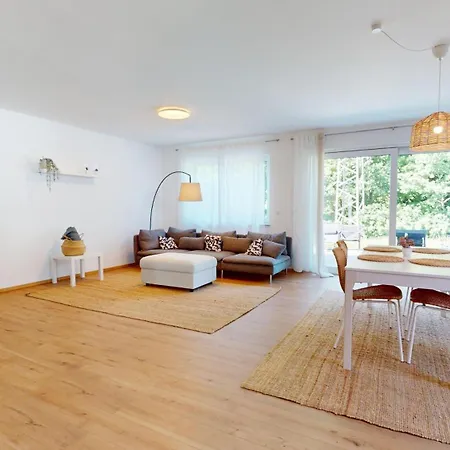 Homely Grand Living - 5br Terrace House With Garden * Kindsbach