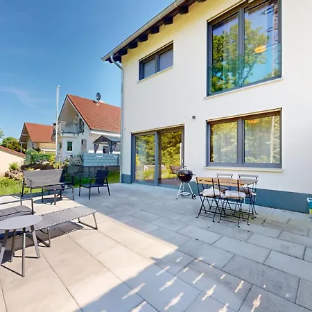 Semesterbostad Homely Grand Living - 5br Terrace House With Garden *