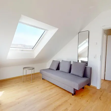 Semesterbostad Homely Grand Living - 5br Terrace House With Garden