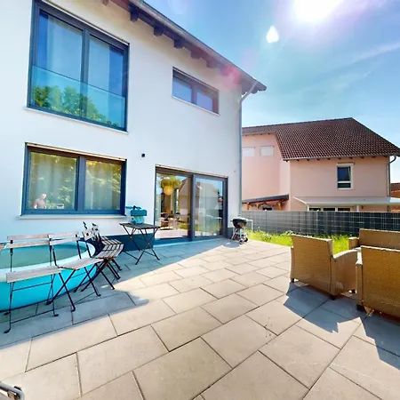 Semesterbostad Homely Grand Living - 5br Terrace House With Garden *