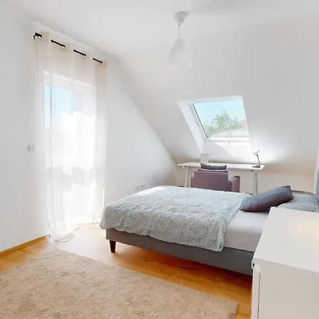 Semesterbostad Homely Grand Living - 5br Terrace House With Garden