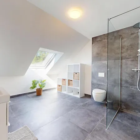 Semesterbostad Homely Grand Living - 5br Terrace House With Garden *